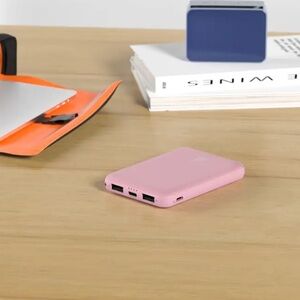 💖🎁NEW LAX Gadgets pink phone/Ipad Portable Power Bank